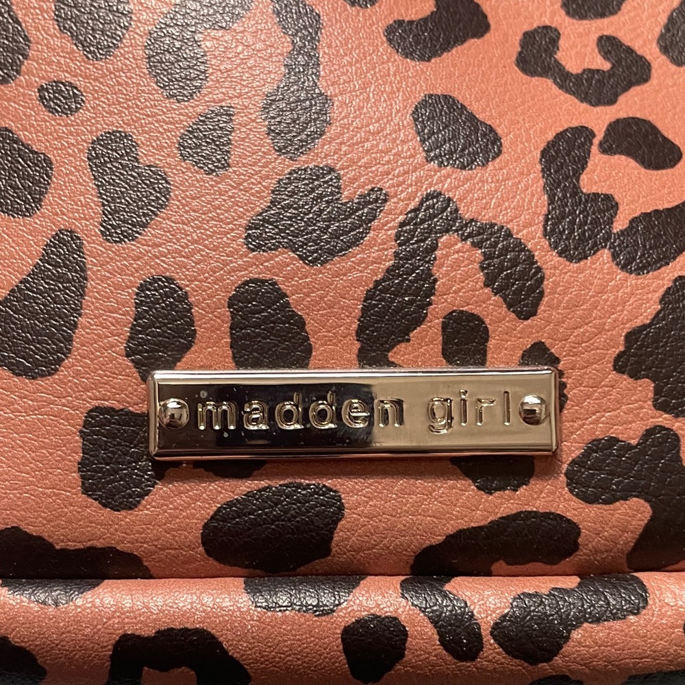 Madden Girl Leopard Print Crossbody Bag - Picture 2 of 6